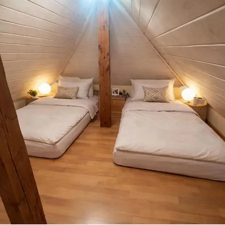 Apartamento Charming Attic Duplex In *