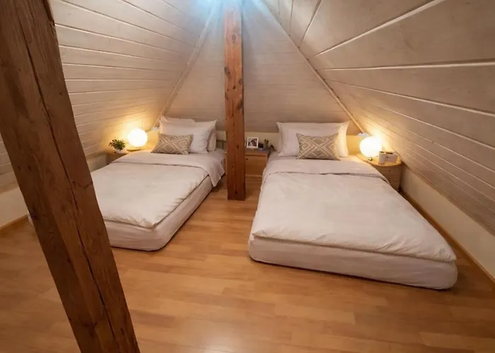 Apartamento Charming Attic Duplex In *